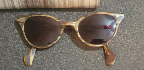 RARE VTG American Optical Women\'s Sunglasses Calobar lenses w Tan-Amber tint main image 9